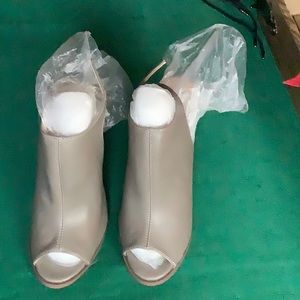 NEW- Peep-toe Sandal Booties